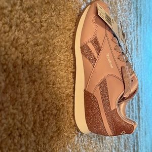 Girls Reebok brand new tennis shoes - pink and white sparkles